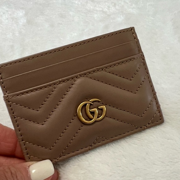 Price Reduced! GUCCI Card Holder with Gucci Dust Bag - Picture 4 of 9